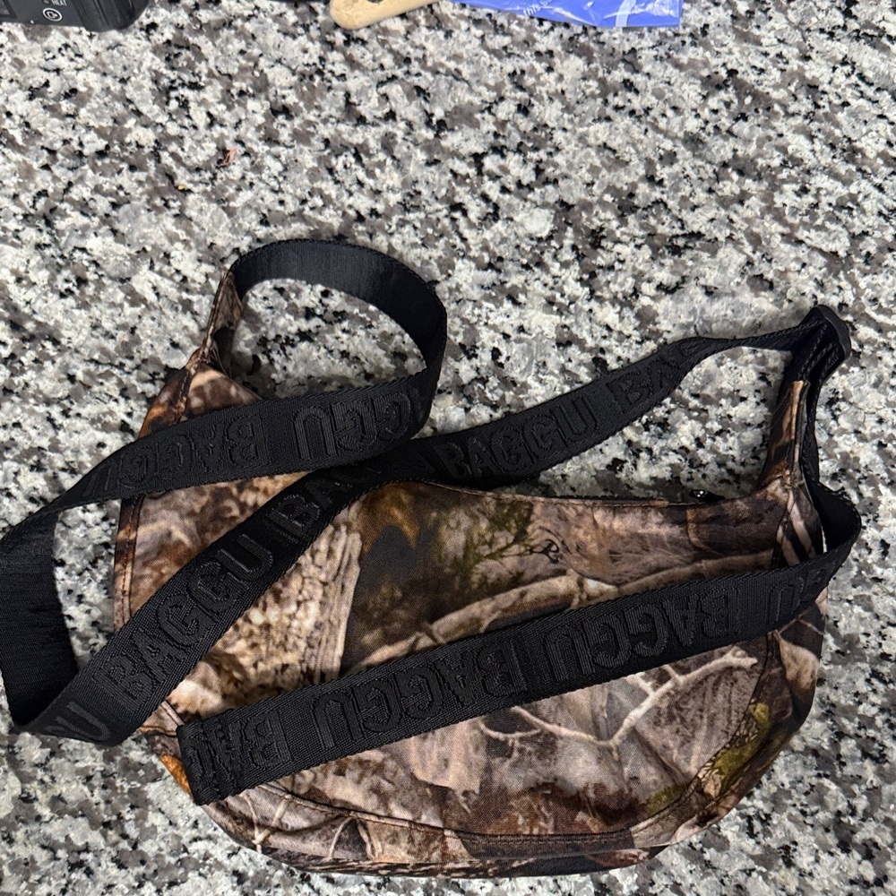 BAGGU CAMO